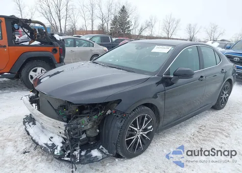 2021 Toyota Camry Se z USA, uszkodzony, nr VIN 4T1G11AK0MU441588